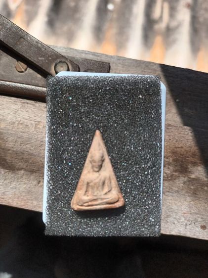 สมเด็จนางพญาหลวงพ่อกวยเนื้อผงนำ้มัน รูปที่ 3