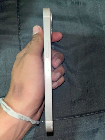 โทรศัพท์ iPhone 13  รูปที่ 2