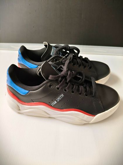 รองเท้าผ้าใบ หนัง PU UK 6 | EU 39 1/3 | US 7.5 รองเท้า Adidas Stan Smith Millencon สำหรับผู้หญิง ไซส์ 6 UK สีดำ น้ำเงิน และแดง สภาพใหม่