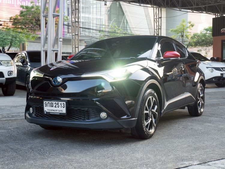 Toyota C-HR 2019 1.8 Hybrid Hi Sedan ไฮบริด ไม่ติดแก๊ส เกียร์อัตโนมัติ ดำ รูปที่ 3