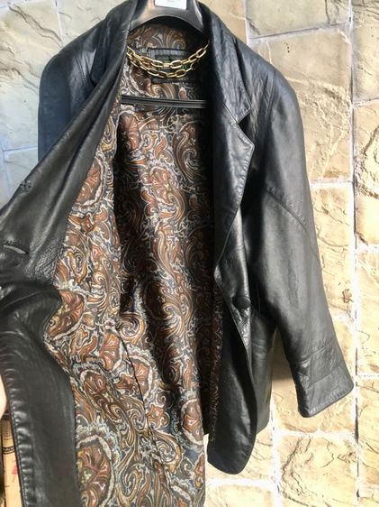 วินเทจ Vintage เสื้อหนังแท้ (genuine leather) ทรงบอย over size  ที่คนรักหนังแท้ควรมีติดตู้ อก 40-42 “ซับในลายเพสลีย์ รูปที่ 7