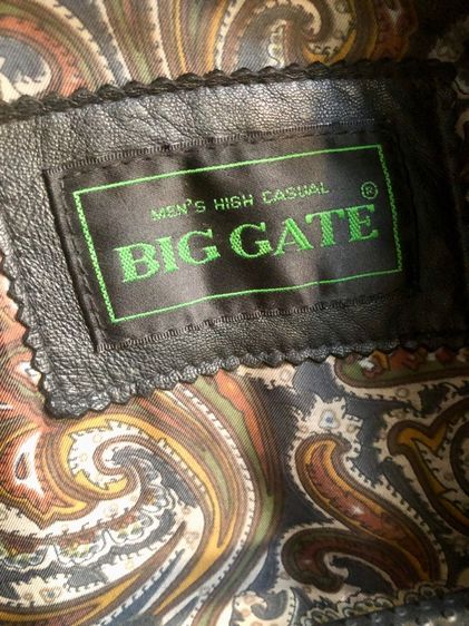 วินเทจ Vintage เสื้อหนังแท้ (genuine leather) ทรงบอย over size  ที่คนรักหนังแท้ควรมีติดตู้ อก 40-42 “ซับในลายเพสลีย์ รูปที่ 3