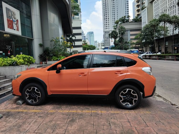Subaru XV 2017 2.0 4WD Utility-car เบนซิน ไม่ติดแก๊ส เกียร์อัตโนมัติ ส้ม รูปที่ 4
