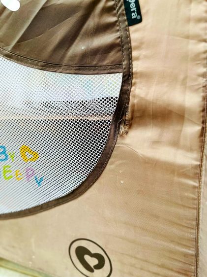 เปลเพนสองชั้น ยี่ห้อCAMERA  เปลเด็ก PLAYPEN
.
มาพร้อมที่เปลี่ยนผ้าอ้อม ถอดออกได้ มีช่องใส่ขวดนม รูปที่ 8