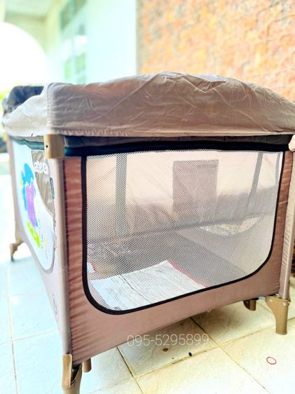 เปลเพนสองชั้น ยี่ห้อCAMERA  เปลเด็ก PLAYPEN
.
มาพร้อมที่เปลี่ยนผ้าอ้อม ถอดออกได้ มีช่องใส่ขวดนม รูปที่ 4