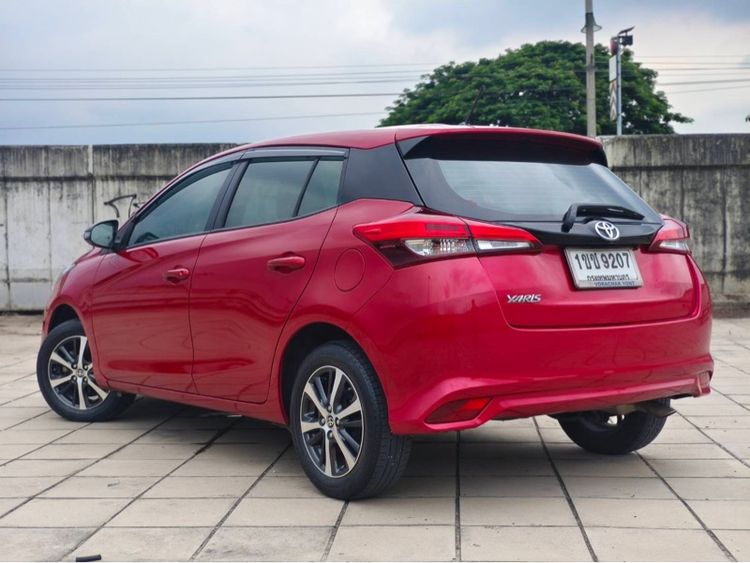 Toyota Yaris 2020 1.2 Mid Sedan เบนซิน ไม่ติดแก๊ส เกียร์อัตโนมัติ แดง รูปที่ 4