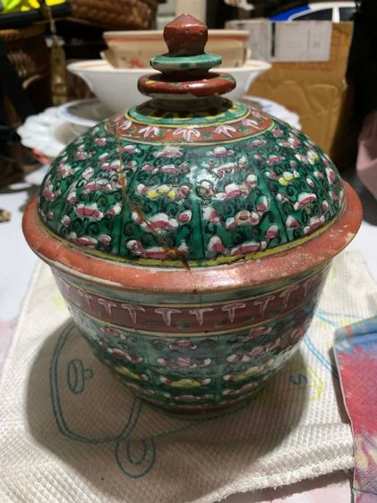 โถโบราณยุคเก่า