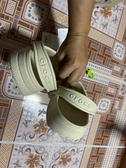 crocs รูปที่ 5
