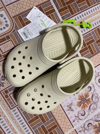 crocs