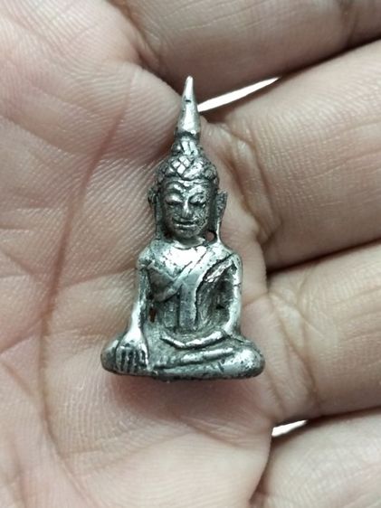 ยอดธงเนื้อเงิน