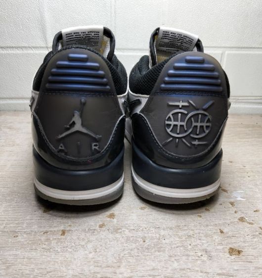 รองเท้าผ้าใบกีฬาหุ้มข้อ มือสอง Nike Jordan Legacy เบอร์ 42 ยาว 26 cm. คัดพิเศษสภาพดี พร้อมใช้งาน รูปที่ 4
