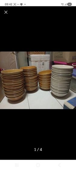 ขายชามก๋วยเตี๋ยวและถ้วยน้ำซุป