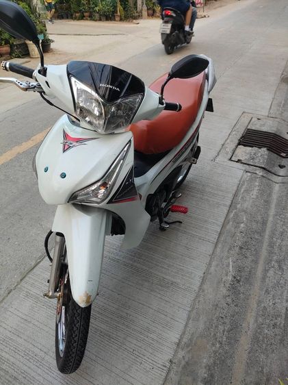 มอเตอร์ไซร์ เวฟ 125I ปลาวาฬ  ปี 2011  สีขาว รูปที่ 3
