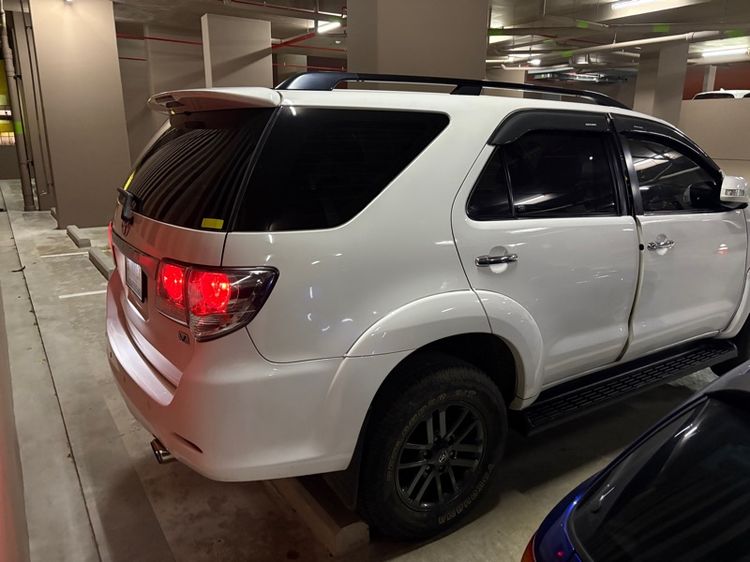 Toyota Fortuner 2015 2.5 V Utility-car ดีเซล เกียร์อัตโนมัติ ขาว รูปที่ 4