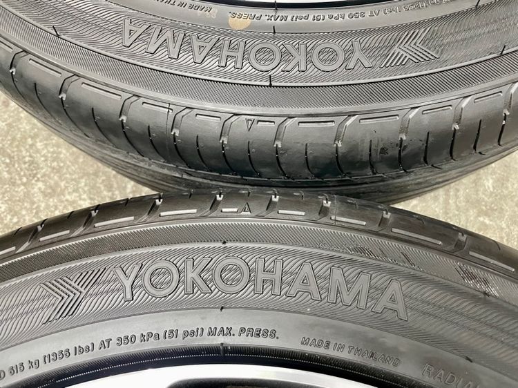 ยางถอดป้ายแดงขอบ 17” ยี่ห้อ YOKOHAMA  รุ่น ADVAN DB DACIBEL ขนาด 215-50R17 ปี 25 สีเส้นตุ่มหน้ายางยังอยู่ครบ