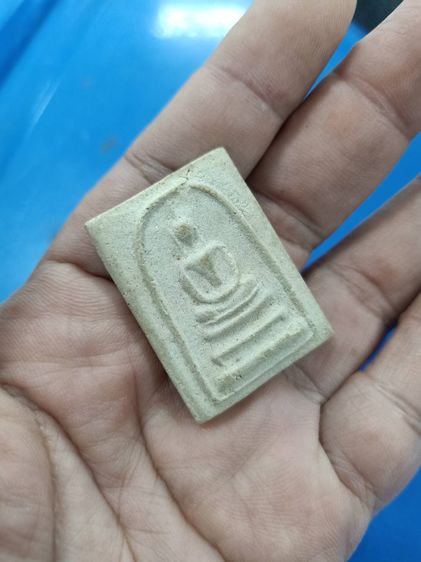 พระสมเด็จสาวหลง เนื้อขาวหลังยันต์ ร-ร วัดเภตราสุขารมณ์ จ.ระยอง ผสมผงบางขุนพรหม และผงของ หลวงปูทิม รูปที่ 3