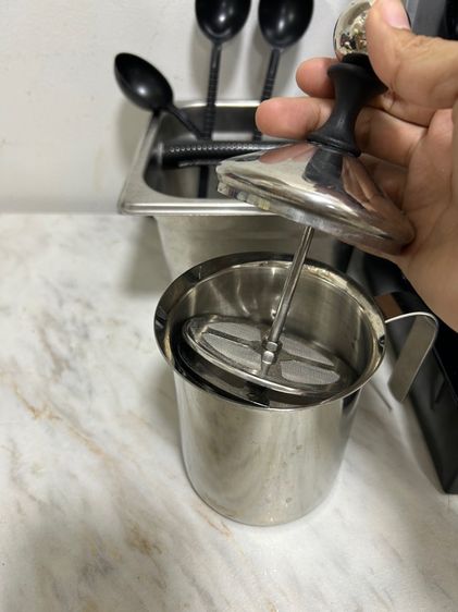  เครื่องชงกาแฟสดและเครื่องบดเมล็ดกาแฟ (เหมาทั้งหมดในภาพ) รูปที่ 4