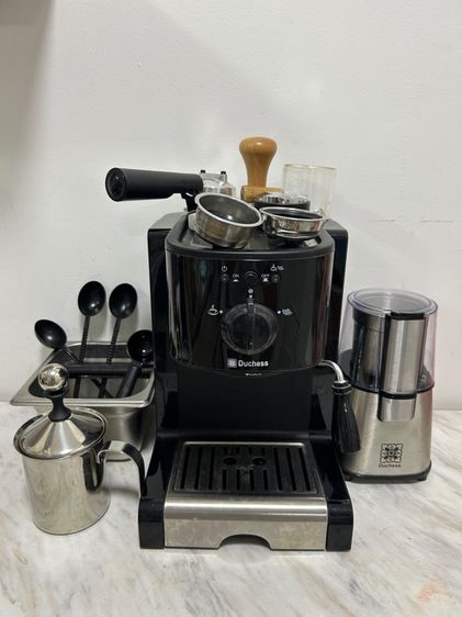  เครื่องชงกาแฟสดและเครื่องบดเมล็ดกาแฟ (เหมาทั้งหมดในภาพ)