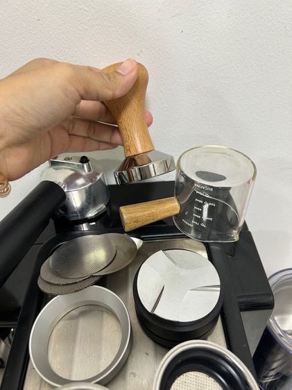  เครื่องชงกาแฟสดและเครื่องบดเมล็ดกาแฟ (เหมาทั้งหมดในภาพ) รูปที่ 5