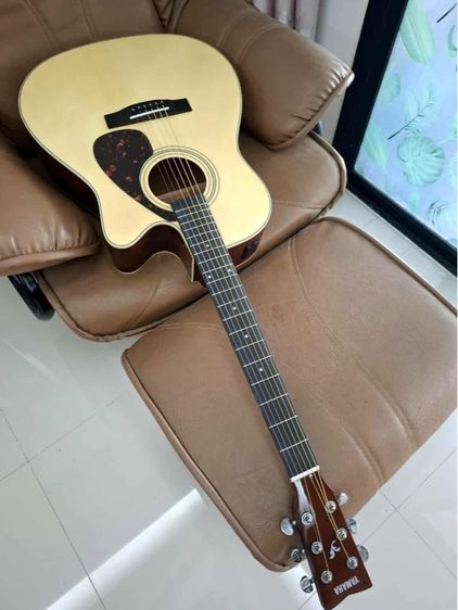 กีต้าร์โปร่งไฟฟ้า YamahaFx370C รูปที่ 8