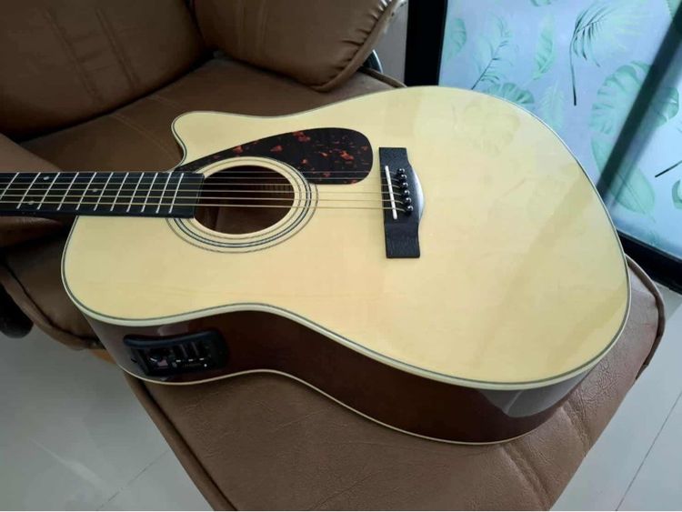 กีต้าร์โปร่งไฟฟ้า YamahaFx370C