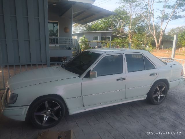 รถ Mercedes-Benz E-Class E230 สี ขาว