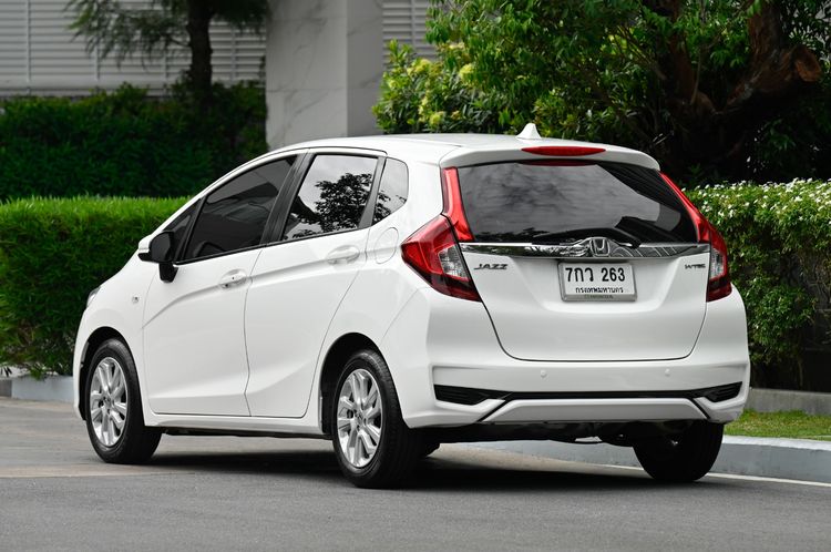 Honda Jazz 2018 1.5 V Plus i-VTEC Sedan เบนซิน ไม่ติดแก๊ส เกียร์อัตโนมัติ ขาว รูปที่ 3
