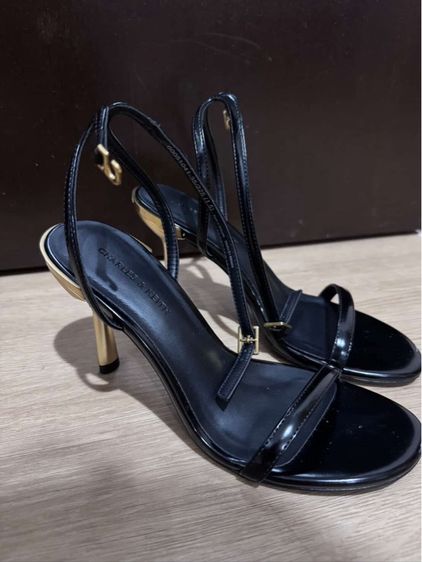 รองเท้าส้นสูง รูปที่ 5