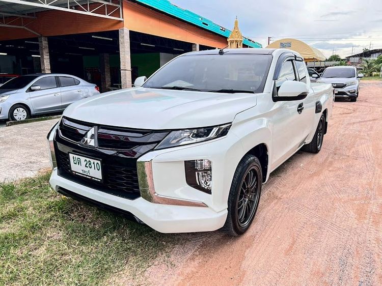 รถ Mitsubishi Triton All New Mega Cab 2.5 GLX สี ขาว