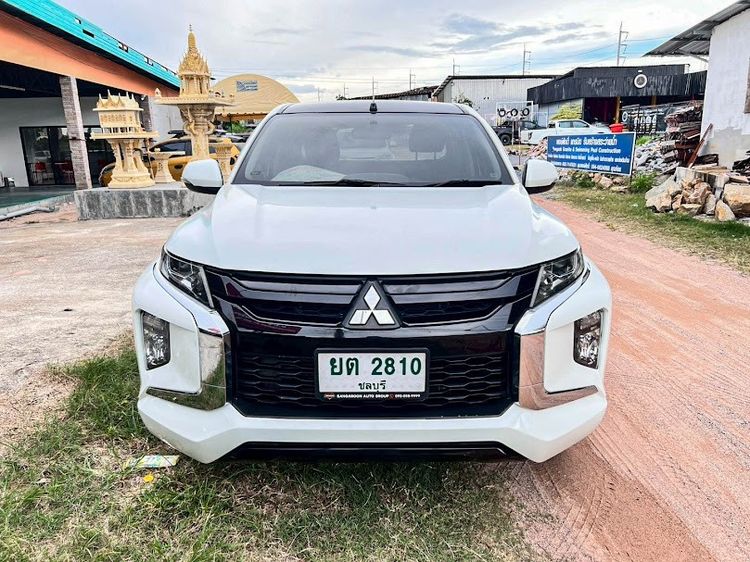 Mitsubishi Triton 2021 All New Mega Cab 2.5 GLX Pickup ดีเซล ไม่ติดแก๊ส เกียร์ธรรมดา ขาว รูปที่ 2