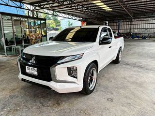HG3542 Mitsubishi Triton All New Mega Cab 2.5 GLX เกียร์ธรรมดา  ปี 2022 - 2023