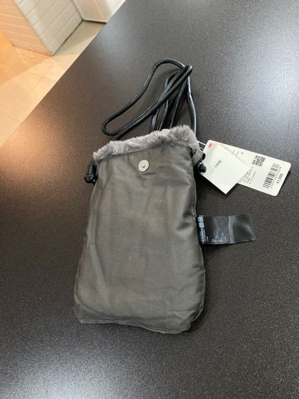 ❌ขายแล้ว Uniqlo กระเป๋าสะพายข้าง รูปที่ 2