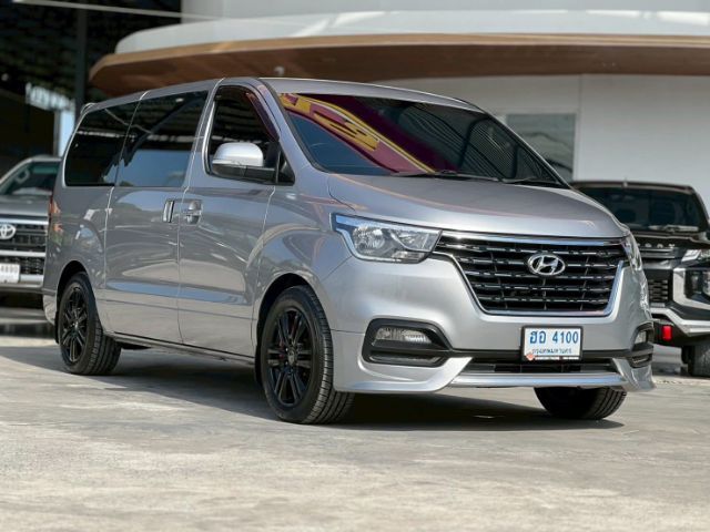 Hyundai H-1  2018 2.5 Maesto Touring ดีเซล เกียร์อัตโนมัติ เทา รูปที่ 4