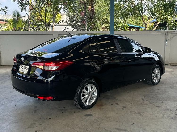 Toyota Yaris ATIV 2017 1.2 E Sedan เบนซิน ไม่ติดแก๊ส เกียร์อัตโนมัติ ดำ รูปที่ 3