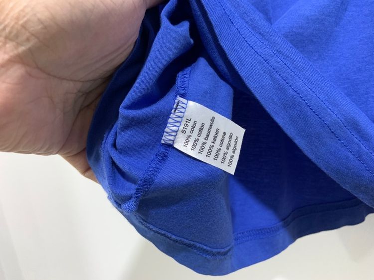 เสื้อยืดคอวี LACOSTE แท้ 💯 size 5 ขนาดอก 21 ยาว 27 นิ้ว สภาพใหม่มาก สีสด ทรงสวย เนื้อผ้านิ่มมาก หายากน่าสะสมครับ รูปที่ 4