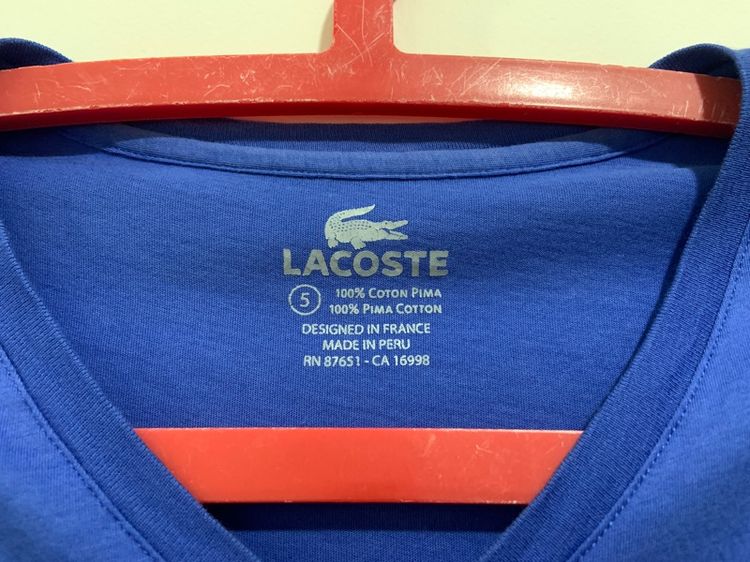 เสื้อยืดคอวี LACOSTE แท้ 💯 size 5 ขนาดอก 21 ยาว 27 นิ้ว สภาพใหม่มาก สีสด ทรงสวย เนื้อผ้านิ่มมาก หายากน่าสะสมครับ รูปที่ 3