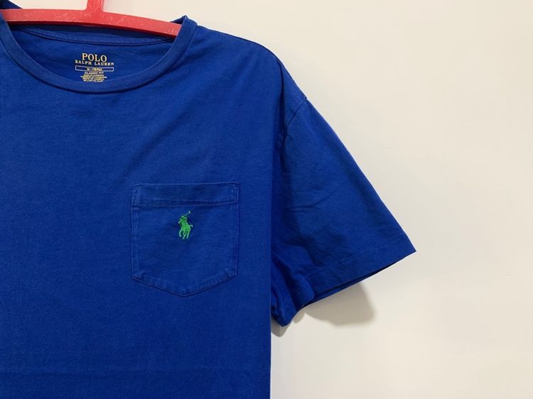 เสื้อยืดกระเป๋าอกซ้าย POLO RALPH LAUREN แท้ 💯 size M ขนาด อก 21.5 ยาว 27.5 นิ้ว สภาพดีมาก สีน้ำเงินเข้ม ดีเทลคลาสสิค ผ้านิ่มมากครับ รูปที่ 2