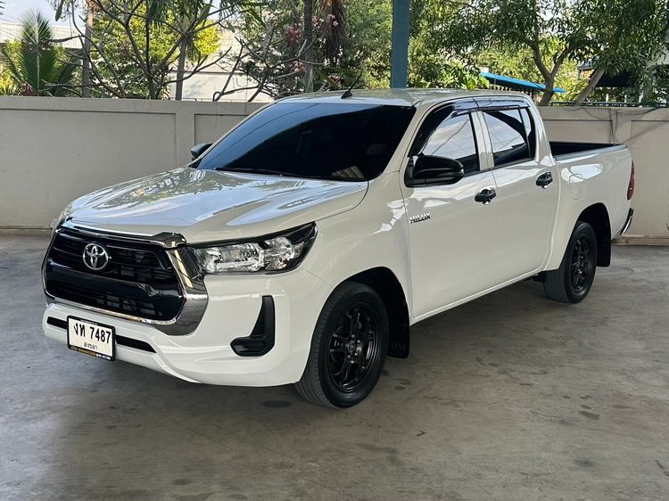 รถ Toyota Hilux Revo Double Cab 2.4 Entry Z Edition สี ขาว