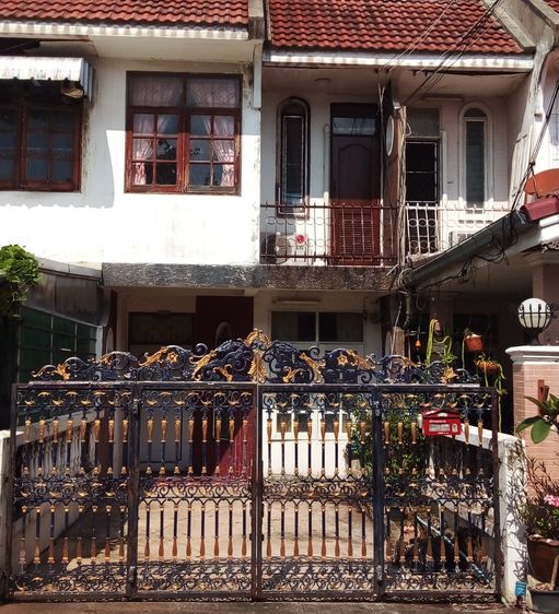 ให้เช่าทาวน์เฮ้าส์2ชั้น21ตรว.ลาดพร้าว41 ติดรถไฟฟ้าสีเหลือง(ภาวนา) ใกล้MRTลาดพร้าว