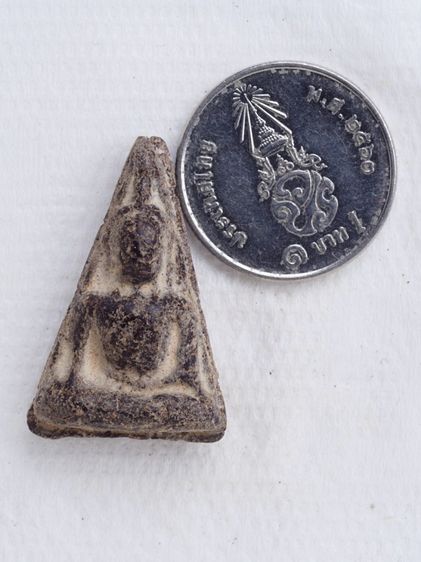 พระนางพญาเนื้อผง 09106805 รูปที่ 5