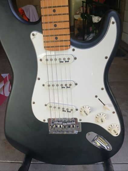 กีต้าร์บลูล็อก สีดำด้านสวยมาก มือสองแต่เสมือนใหม่ รูปที่ 4