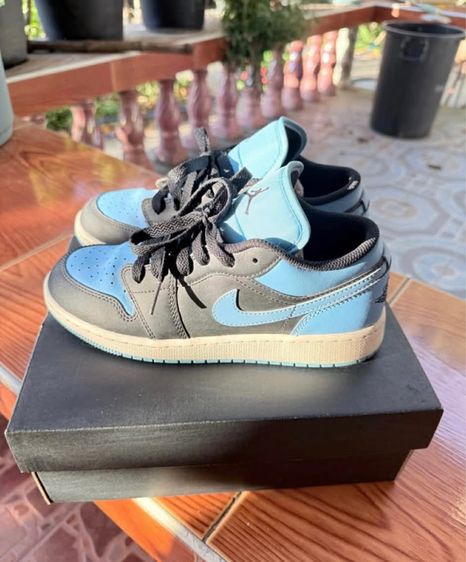 Nike Air Jordan 1 Low รูปที่ 2