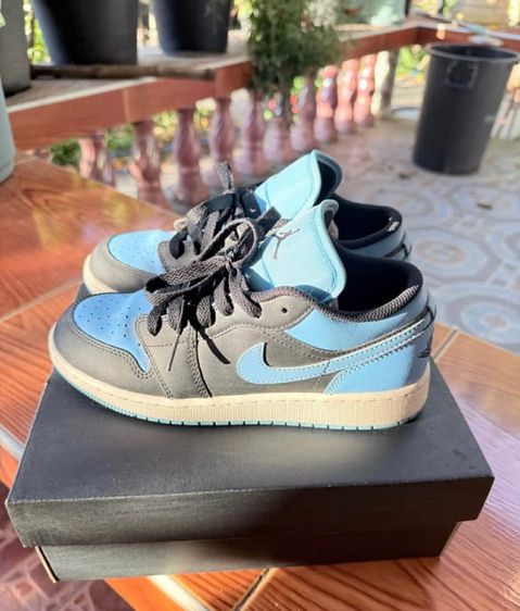 Nike Air Jordan 1 Low รูปที่ 3