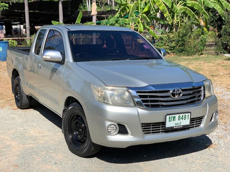 รถ Toyota Hilux Vigo Champ Smart Cab 2.7 J สี เทา