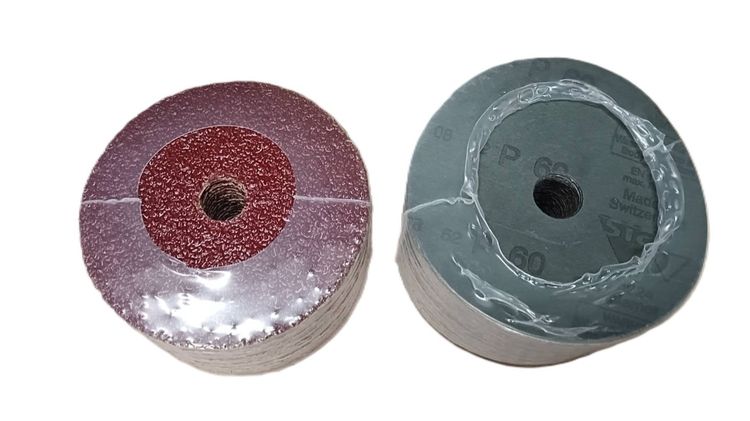 FIBER DISC กลมสีแดง  4" (DIA.100 MM.) ขนาดรูกลาง dia 16 MM. เบอร์ 120