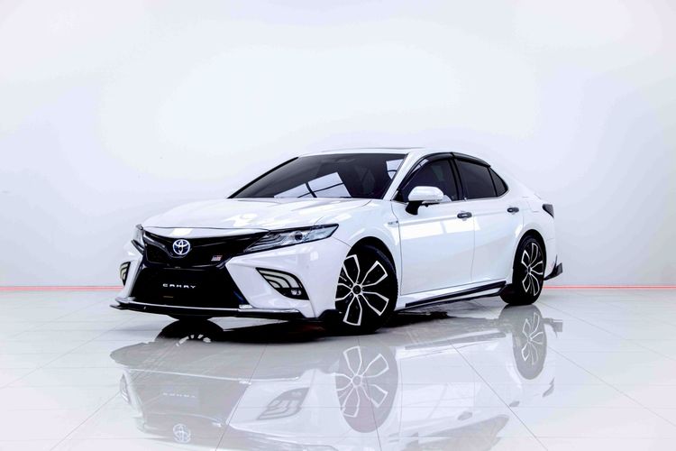Toyota Camry 2020 2.5 HV Sedan ไฮบริด ไม่ติดแก๊ส เกียร์อัตโนมัติ ขาว