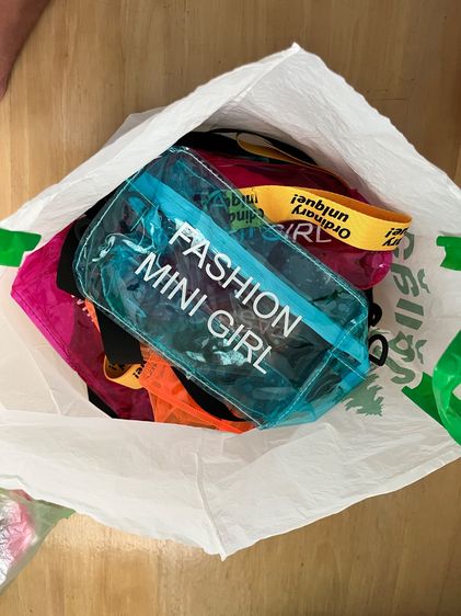 กระเป๋ากันน้ำสงกรานต์ขายเหมามี12ใบ