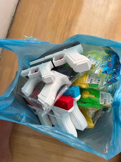 ปืนฉีดน้ำคู่มี5ชิ้นขายเหมา