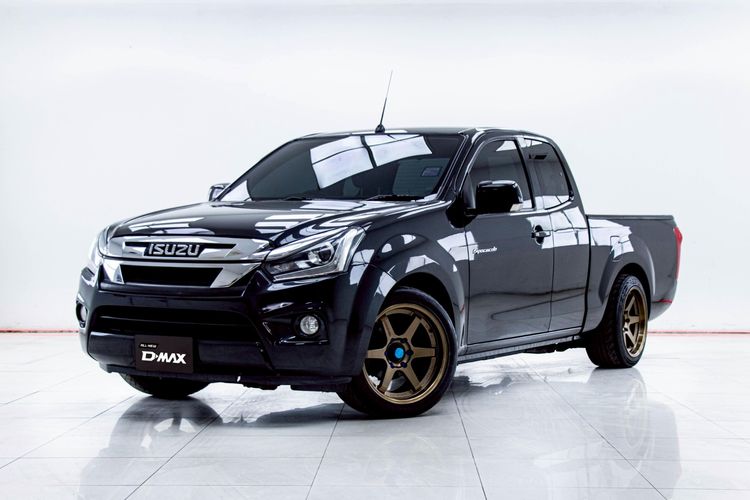 รถ Isuzu D-MAX 1.9 L สี ดำ