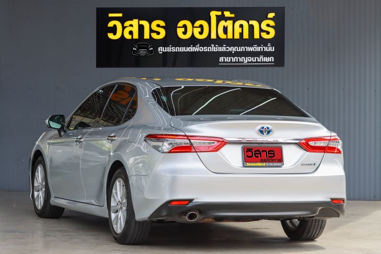 Toyota Camry 2018 2.5 Hybrid Sedan ไฮบริด ไม่ติดแก๊ส เกียร์อัตโนมัติ เทา รูปที่ 4